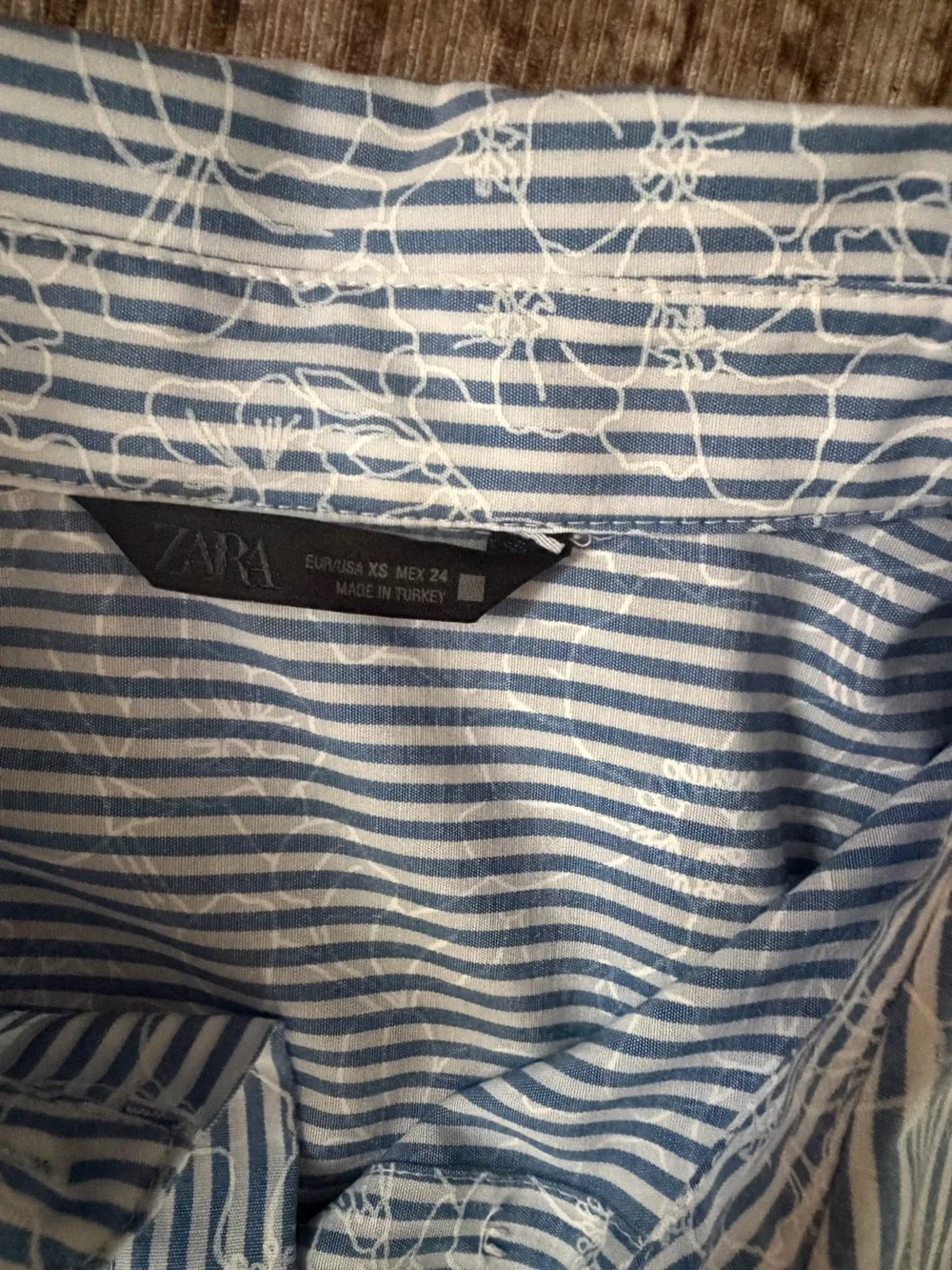 Zara Blue and White Button-Front 3/4 sleeve Top NWOT